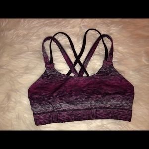 Sports with super cute back. Size XS!